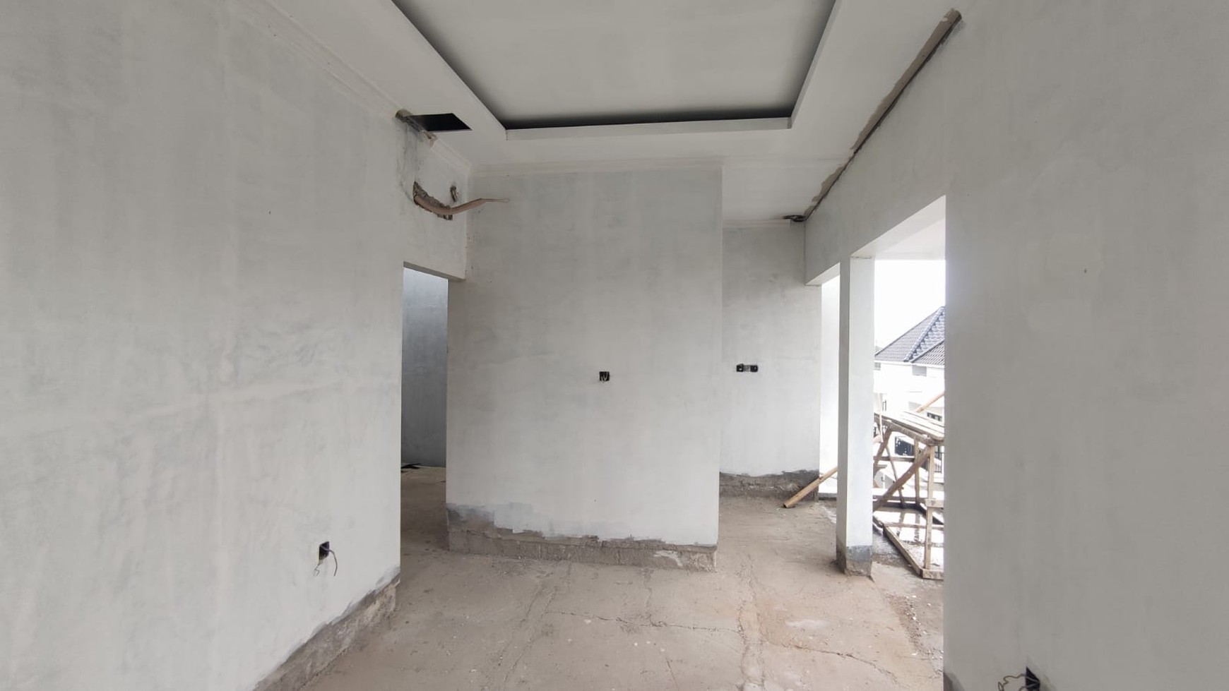 Rumah Brand New, bagus 3 Lantai siap huni