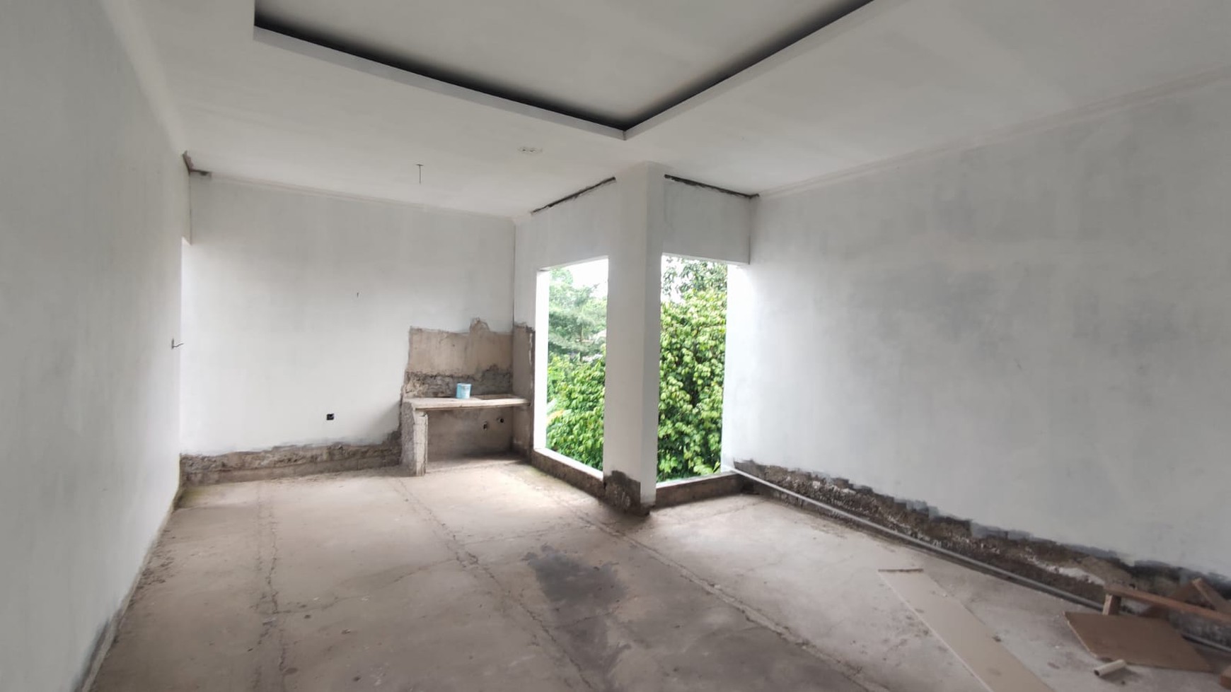 Rumah Brand New, bagus 3 Lantai siap huni