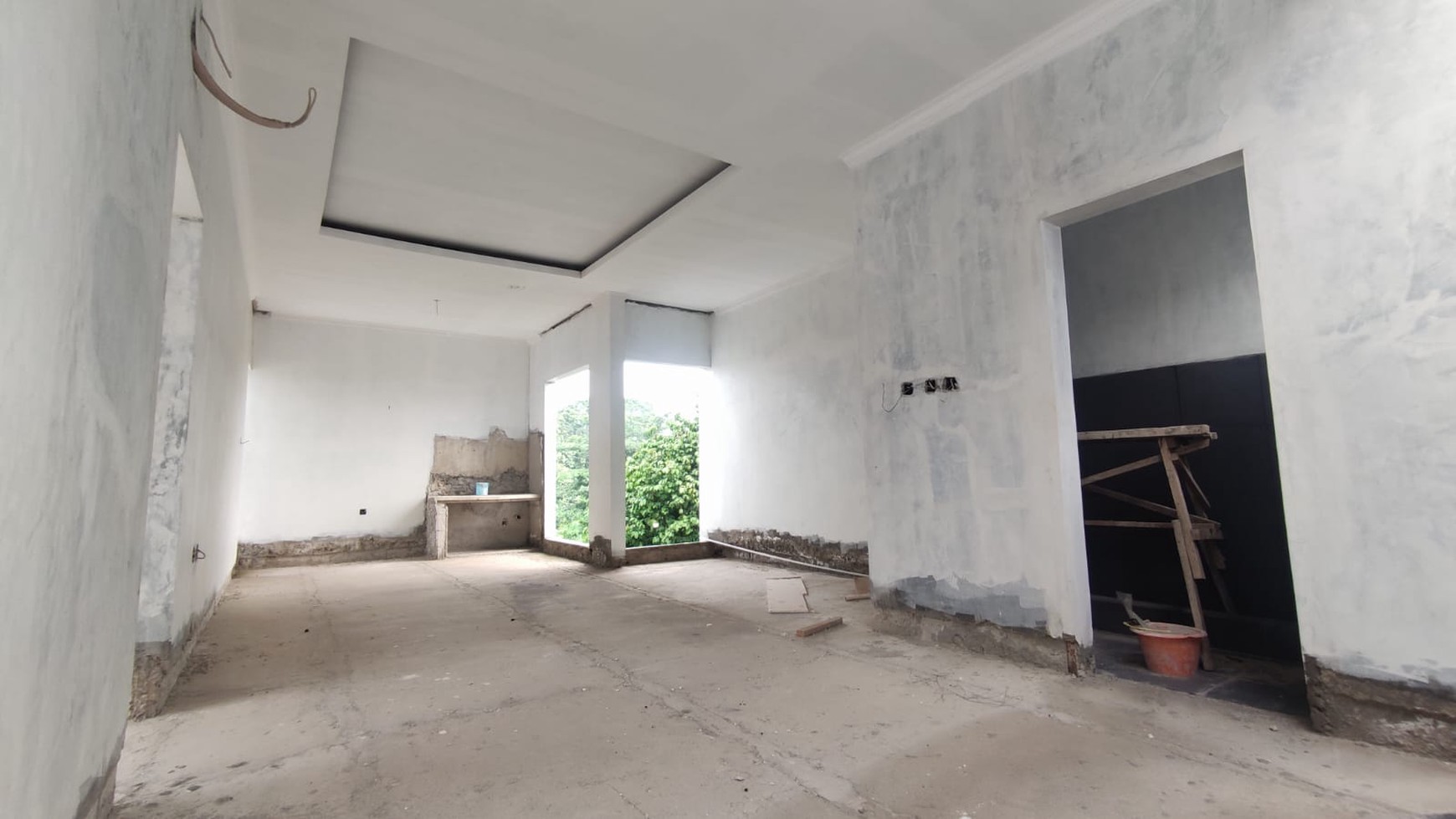 Rumah Brand New, bagus 3 Lantai siap huni