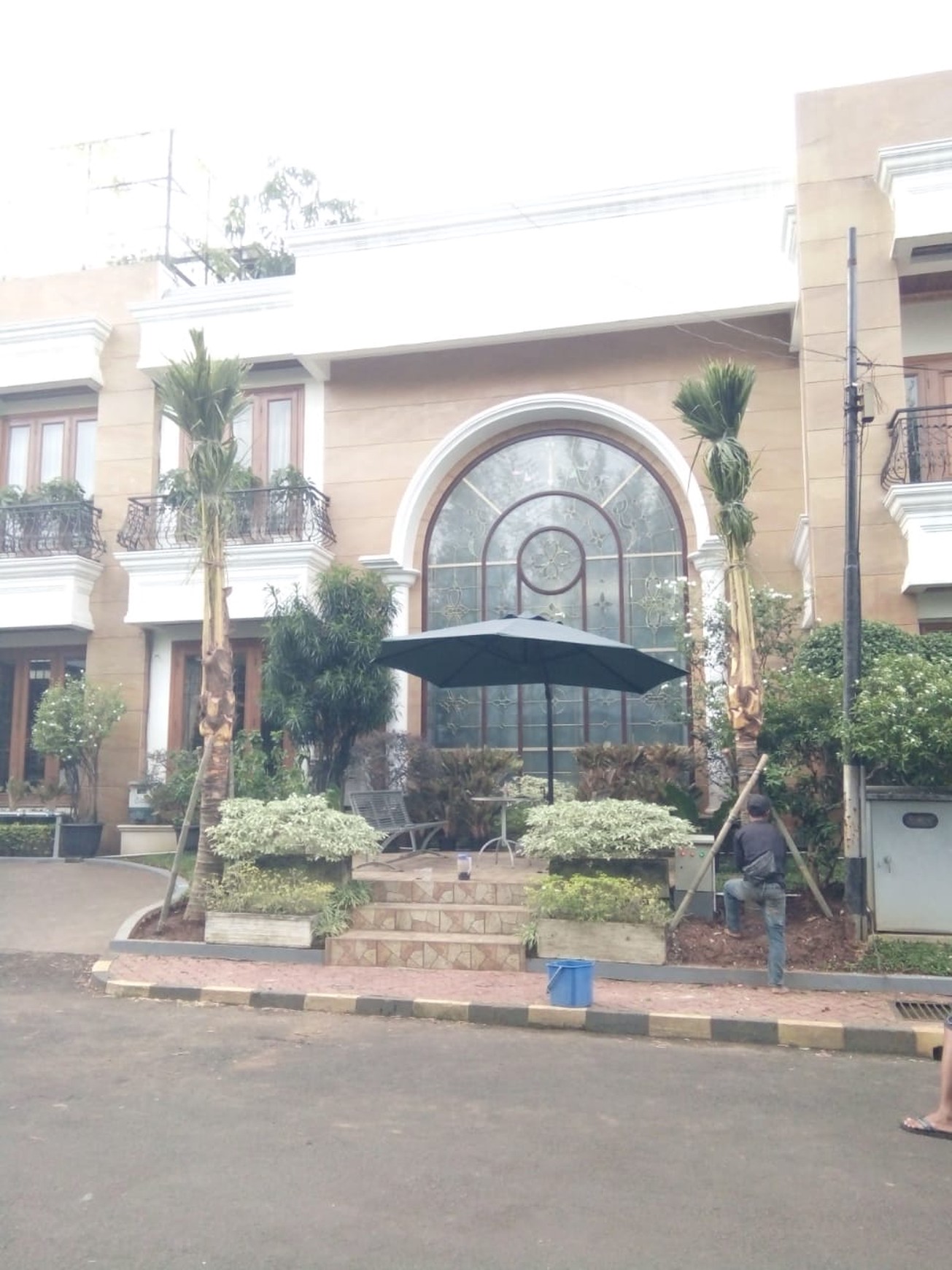 Rumah Mewah 3 Lantai Kondisi Siap Huni dan Lokasi Premium @Jakarta Selatan