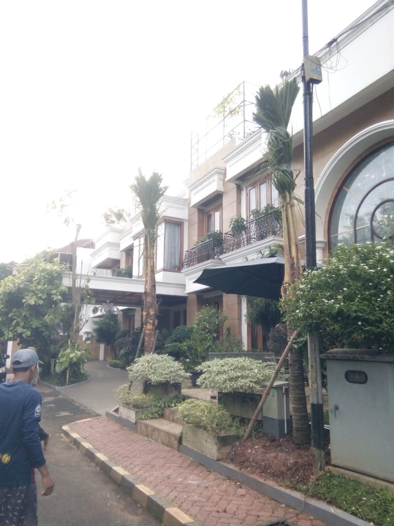 Rumah Mewah 3 Lantai Kondisi Siap Huni dan Lokasi Premium @Jakarta Selatan