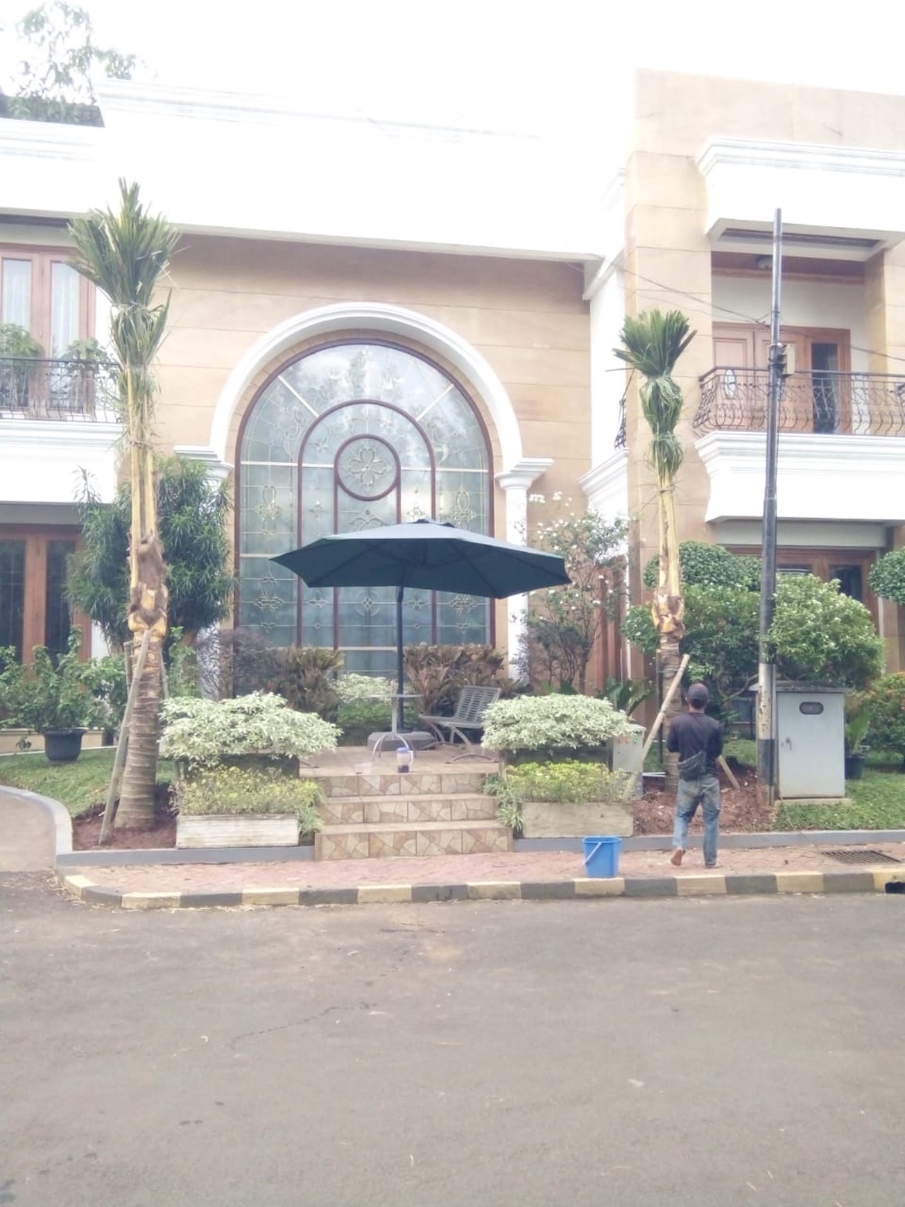 Rumah Mewah 3 Lantai Kondisi Siap Huni dan Lokasi Premium @Jakarta Selatan