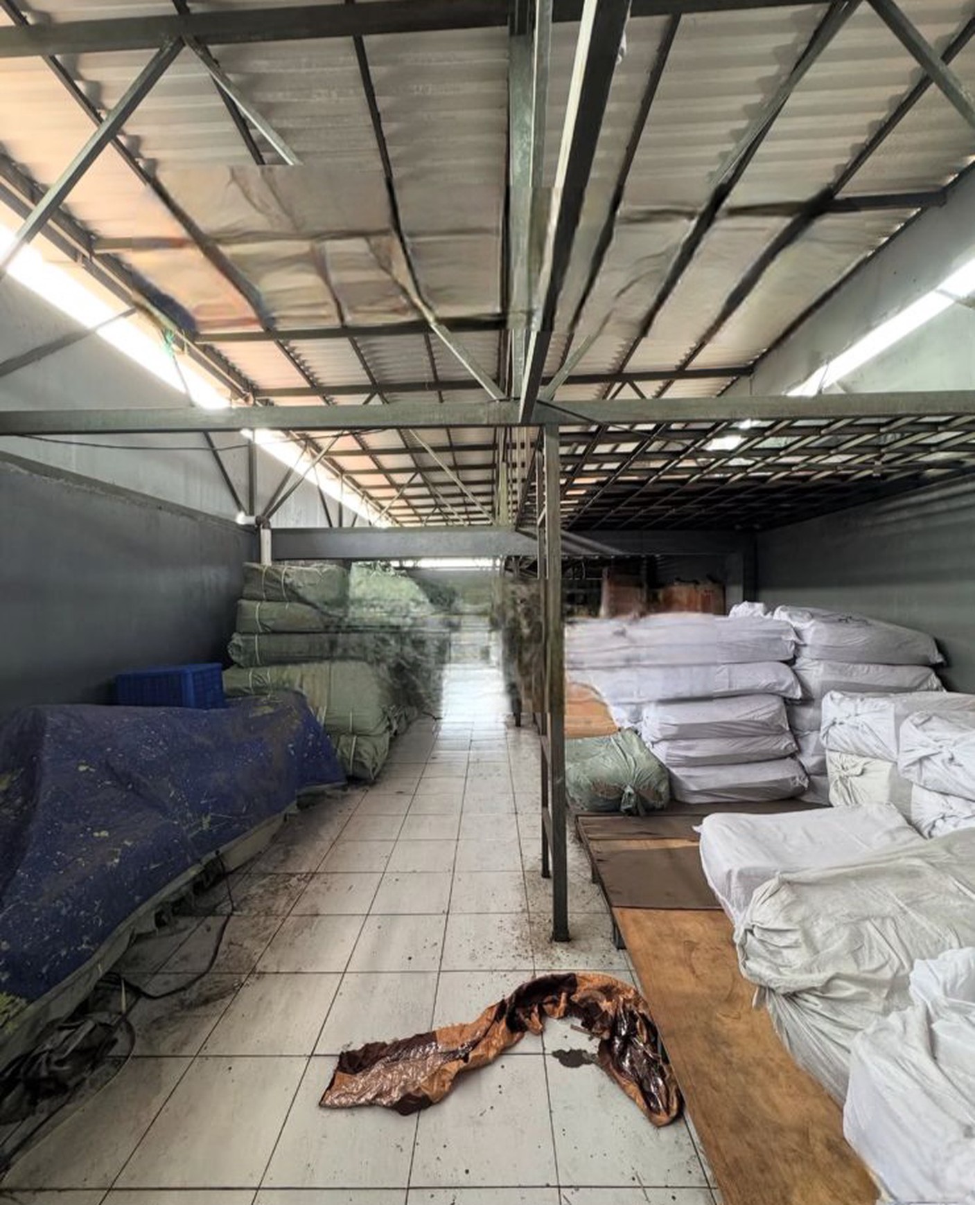 Dijual / Disewakan Ruko Kapasari - Kapasan - Simokerto Surabaya Pusat Kota - Nol Jalan Raya Komersial Area plus Lift Barang