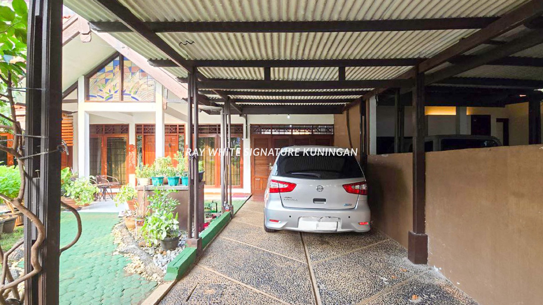Rumah Lama Hijau dan Asri 2 Lantai di Bendungan Hilir Cocok Untuk Hunian atau Kost