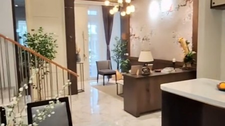 Dijual Rumah Pakuwon Indah Ritz Embassy Full Furnished Modern Mewah Dekat Citraland, Graha Family, Pakuwon Mall