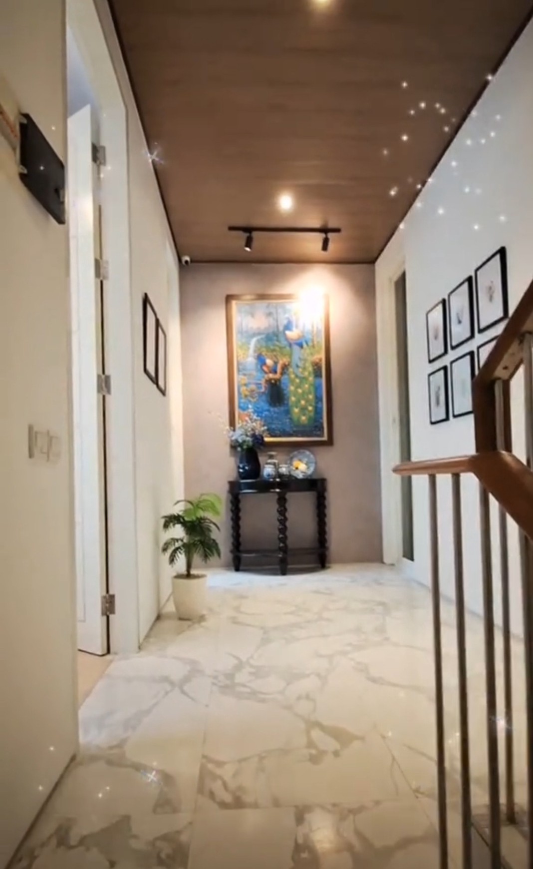 Dijual Rumah Pakuwon Indah Ritz Embassy Full Furnished Modern Mewah Dekat Citraland, Graha Family, Pakuwon Mall