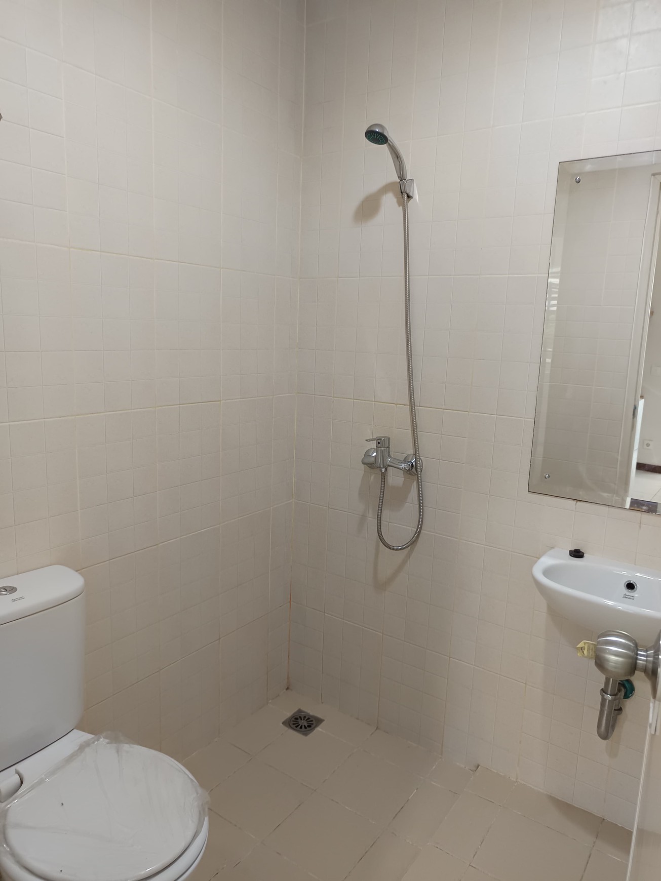 Rumah Kost berkonsep Dormitory Anarta House at Vanya Park, BSD City.