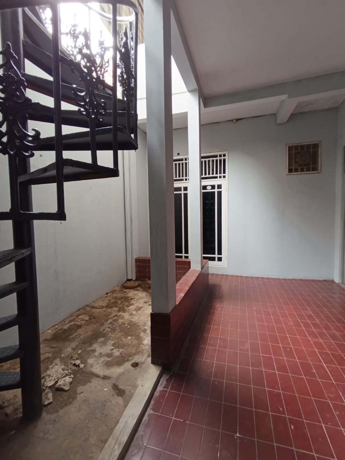 Di Sewakan Rumah tinggal siap huni lokasi di Bumi Pesanggrahan Mas Petukangan Selatan Jakarta Selatan