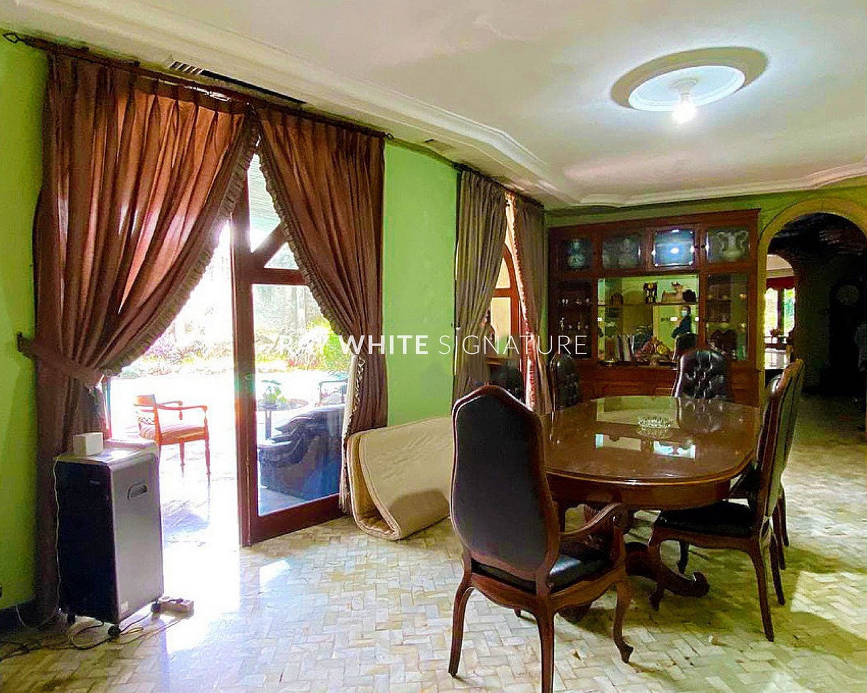 Rumah Tua di Bangka Raya Lokasi Strategis Dan Untuk Bisnis