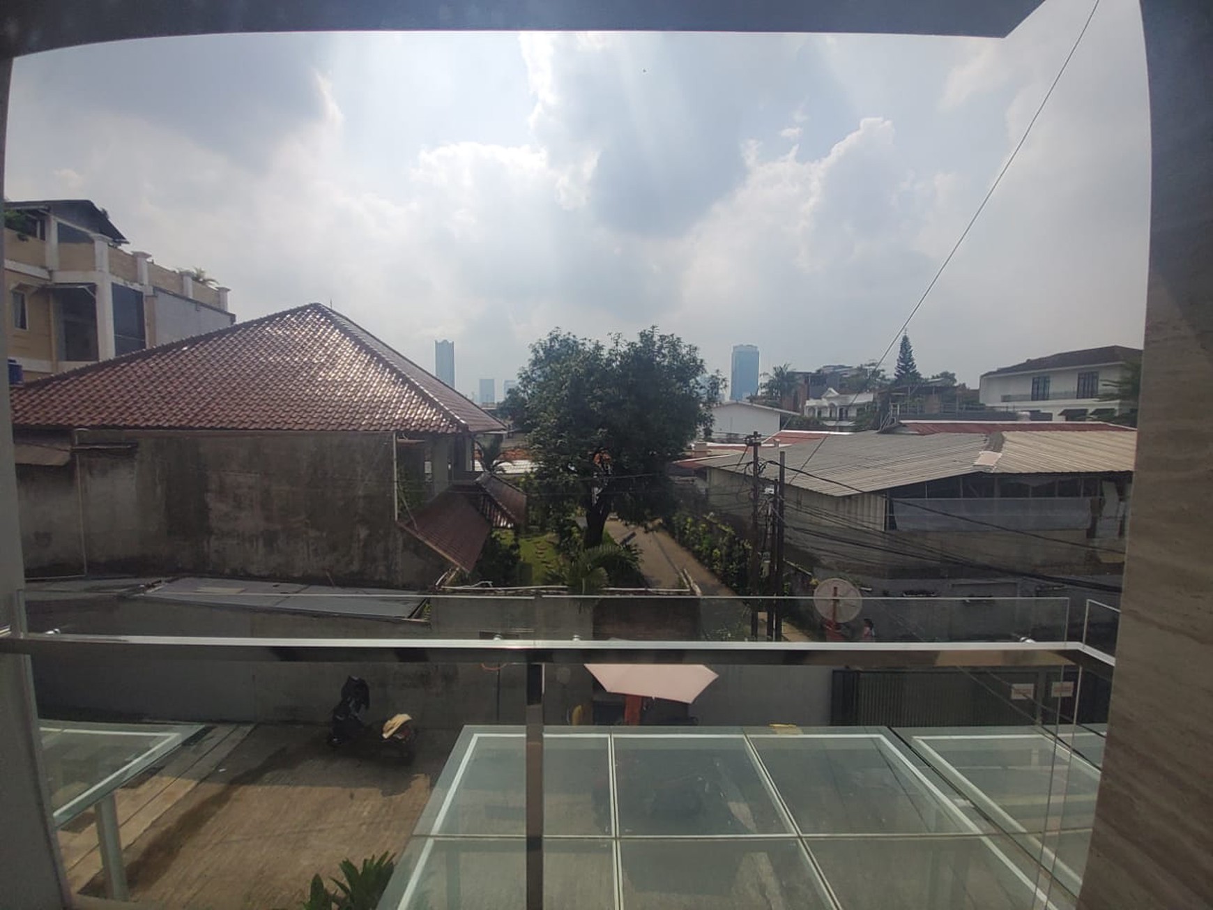 Townhouse Asri dan Nyaman Lingkungan Tenang di Kebayoran, Jakarta Selatan 