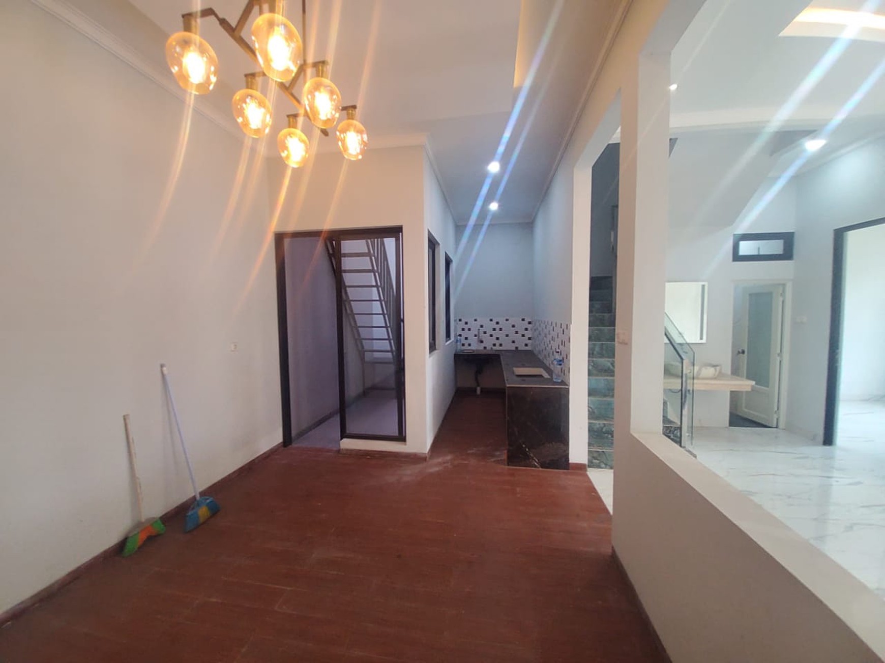 Townhouse Asri dan Nyaman Lingkungan Tenang di Kebayoran, Jakarta Selatan 