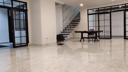 Di Sewa Rumah Bagus lokasi di Jl Terogong, cilandak, Jakarta Selatan