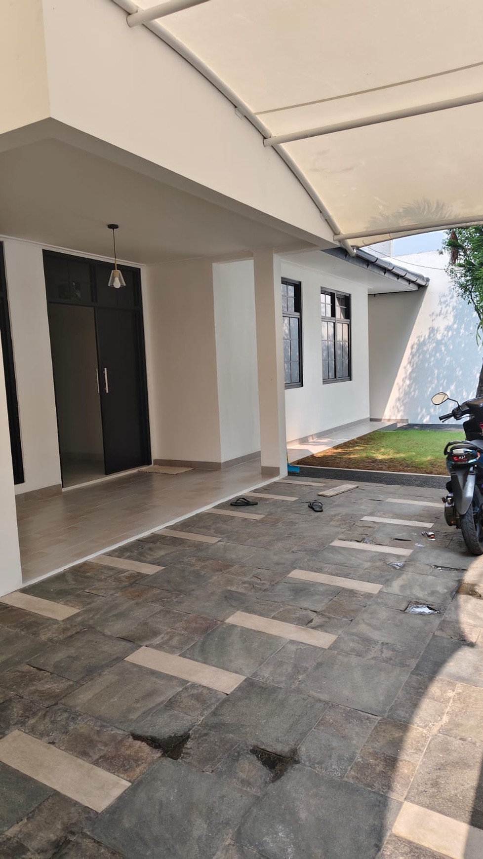 Di Sewa Rumah Bagus lokasi di Jl Terogong, cilandak, Jakarta Selatan