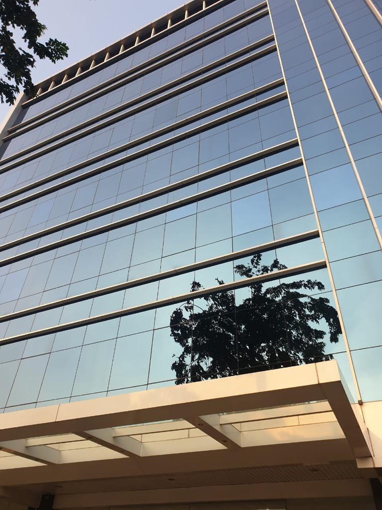 Disewakan Gedung kantor di Mampang Jakarta Selatan
