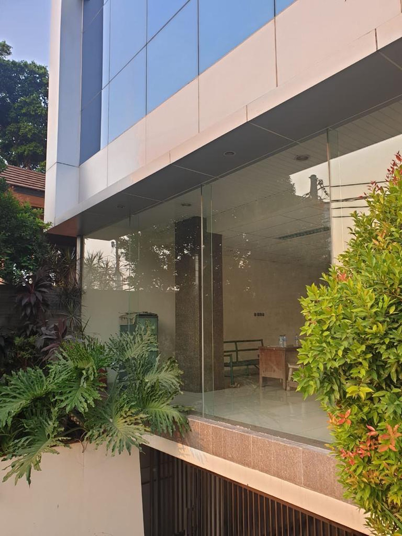 Disewakan Gedung kantor di Mampang Jakarta Selatan