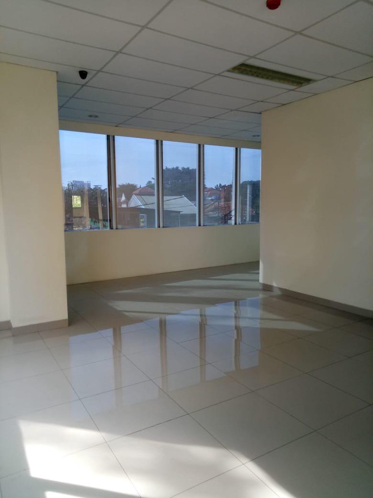 Disewakan Gedung Kantor Pusat Kota Cikini Jakarta Selatan