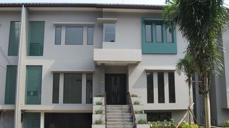 For rent nice and strategic townhouse in cipete