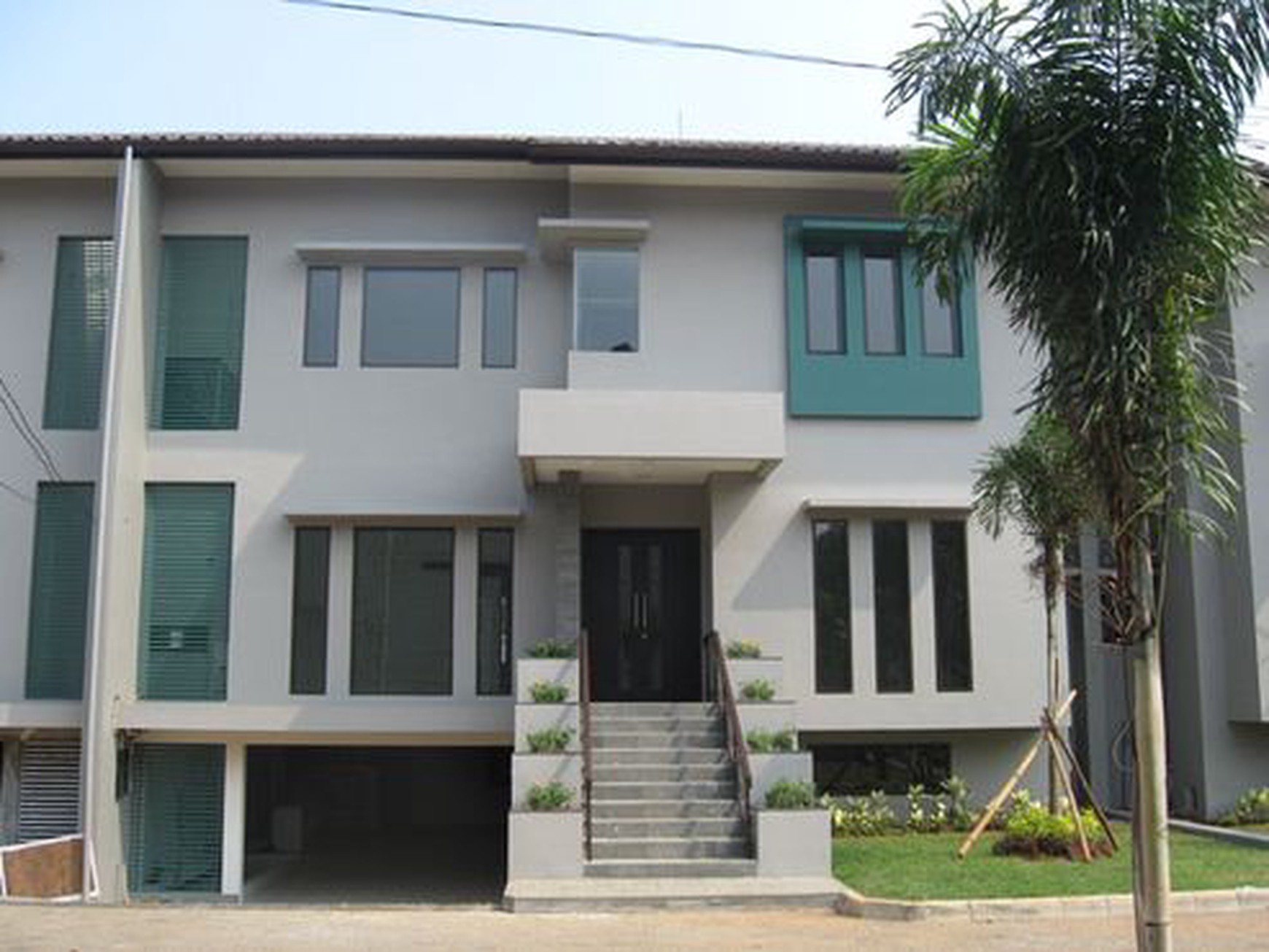 For rent nice and strategic townhouse in cipete