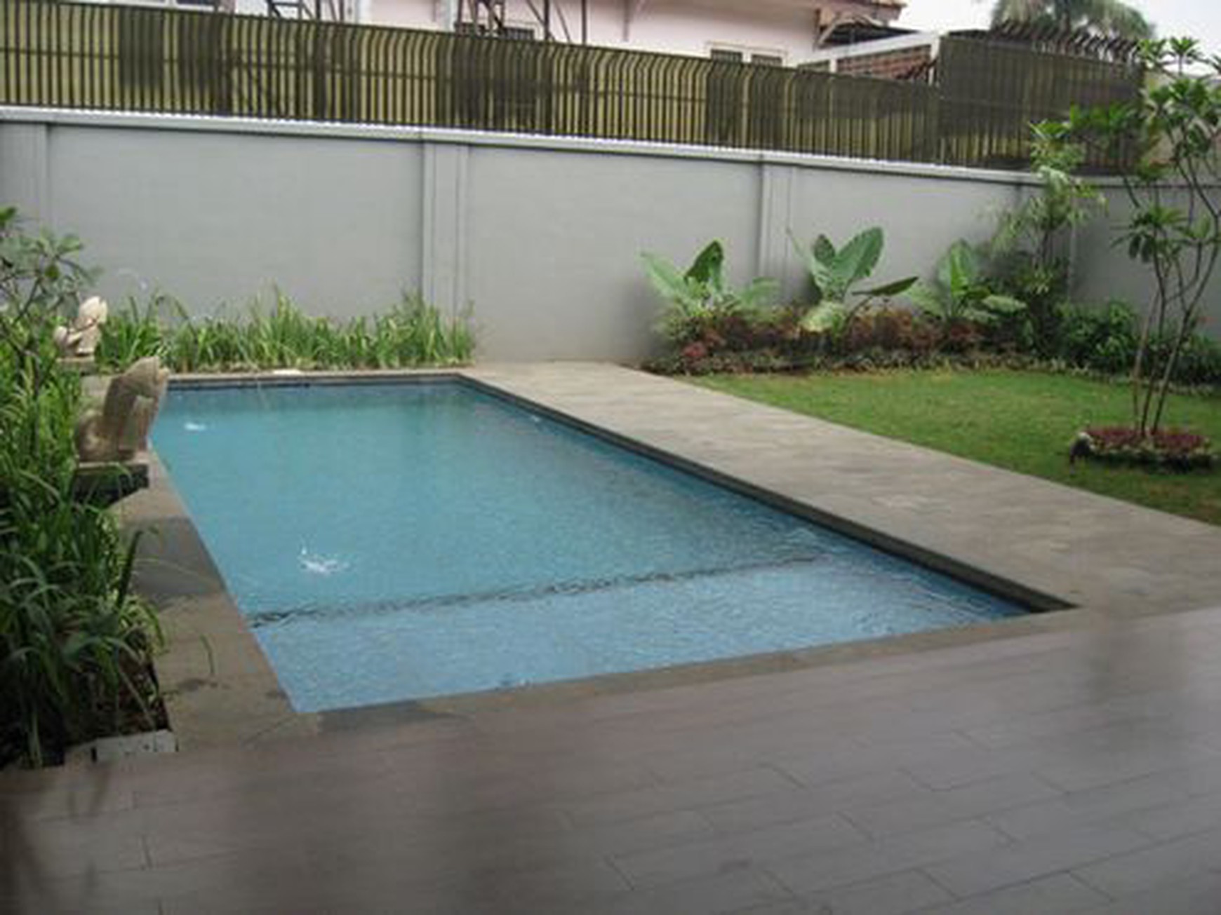 For rent nice and strategic townhouse in cipete