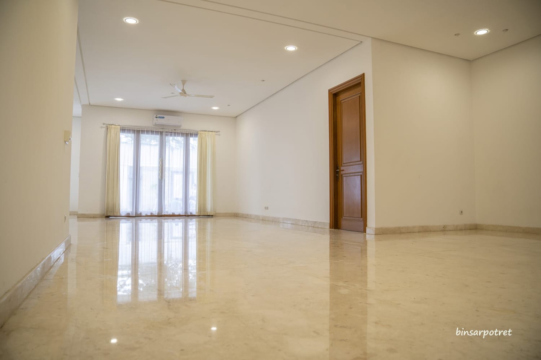 Nice beautiful house inside exclusive area