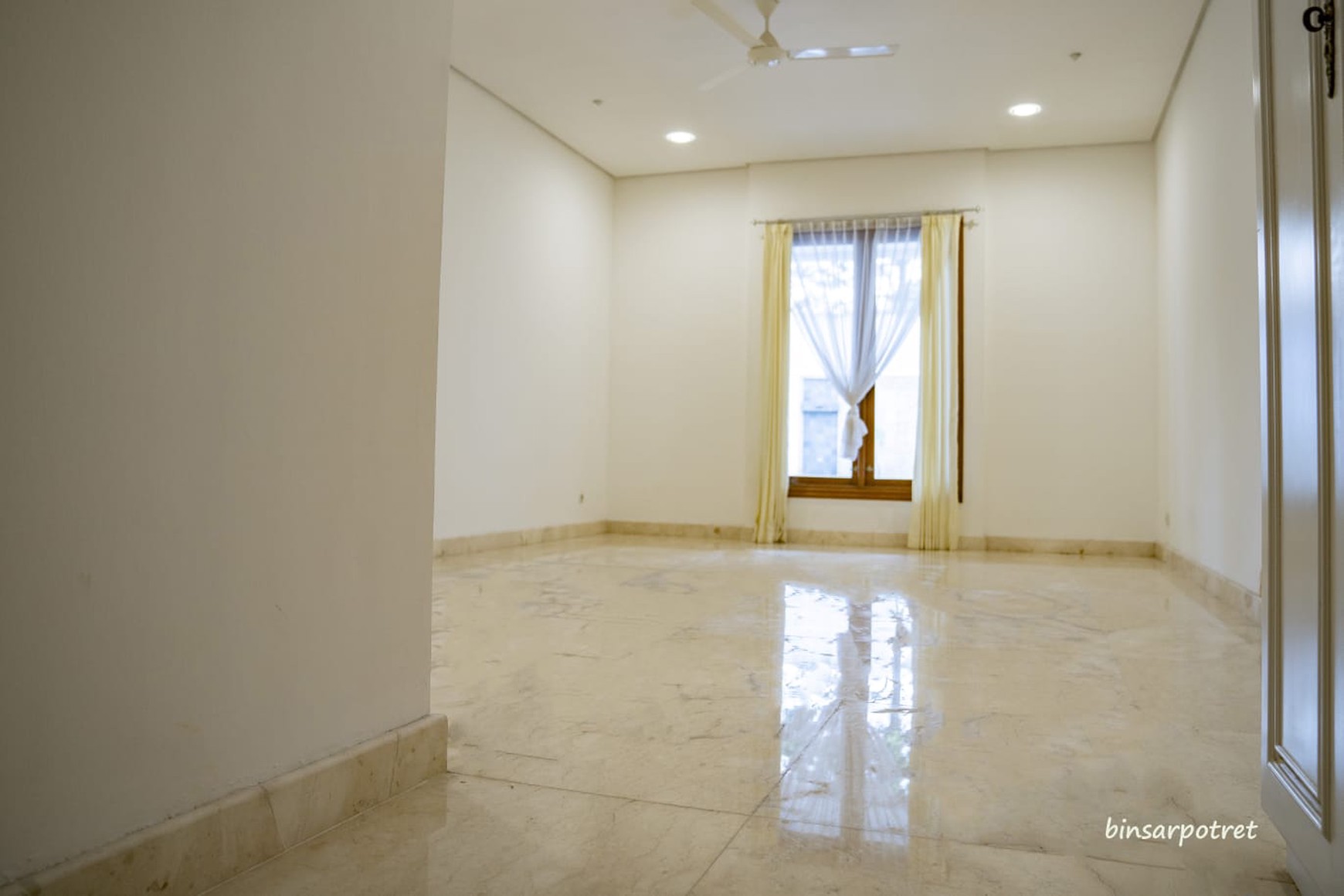 Nice beautiful house inside exclusive area