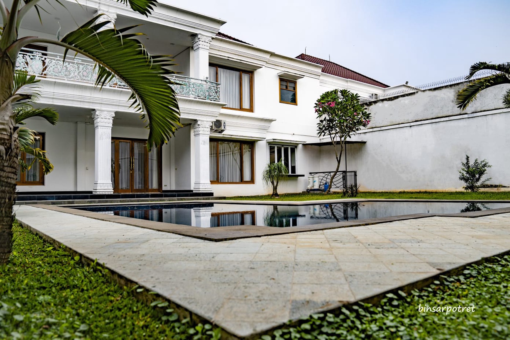 Nice beautiful house inside exclusive area