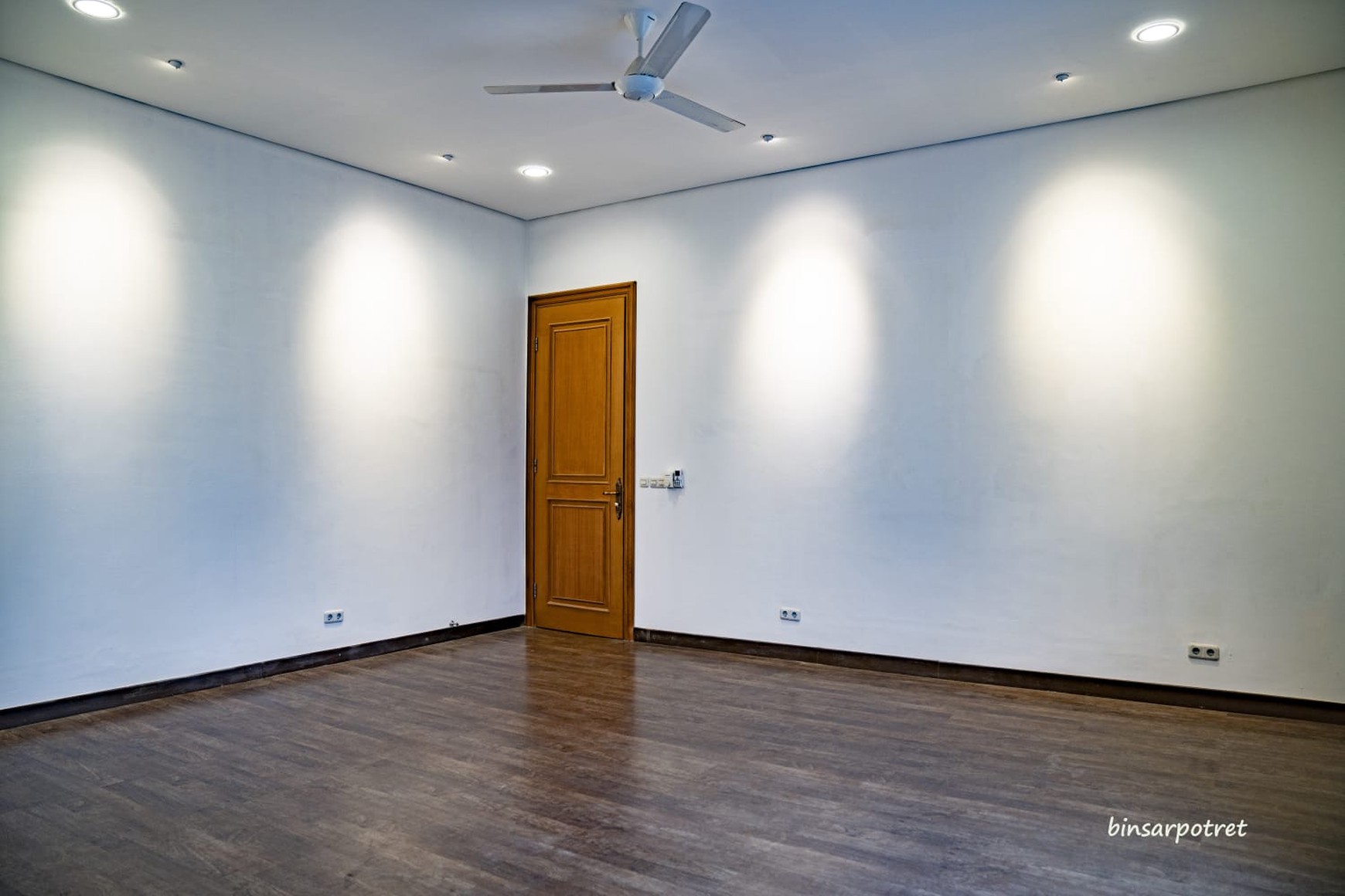 Nice beautiful house inside exclusive area