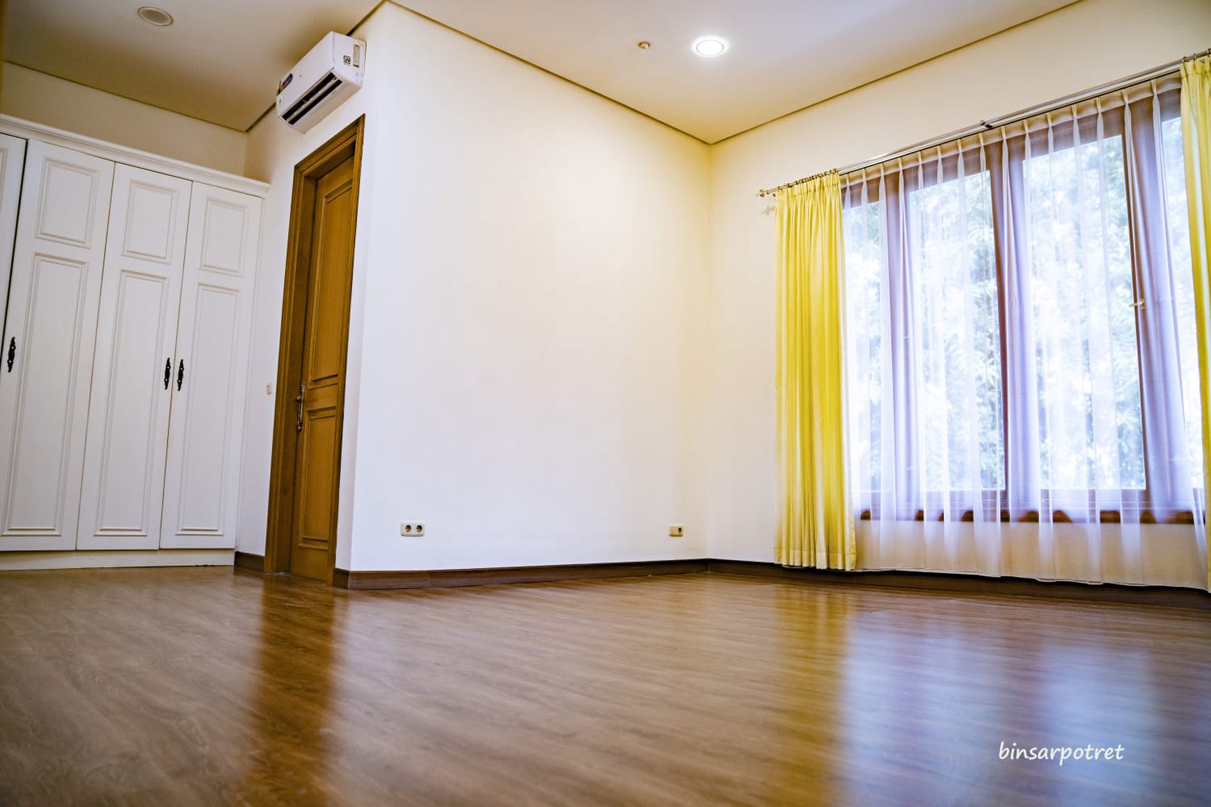 Nice beautiful house inside exclusive area