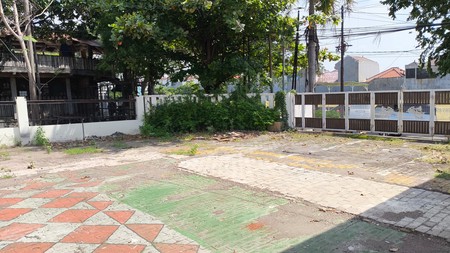Disewakan Ex-Cafe di Ketintang dekat Sekolah Al-Hikmah 