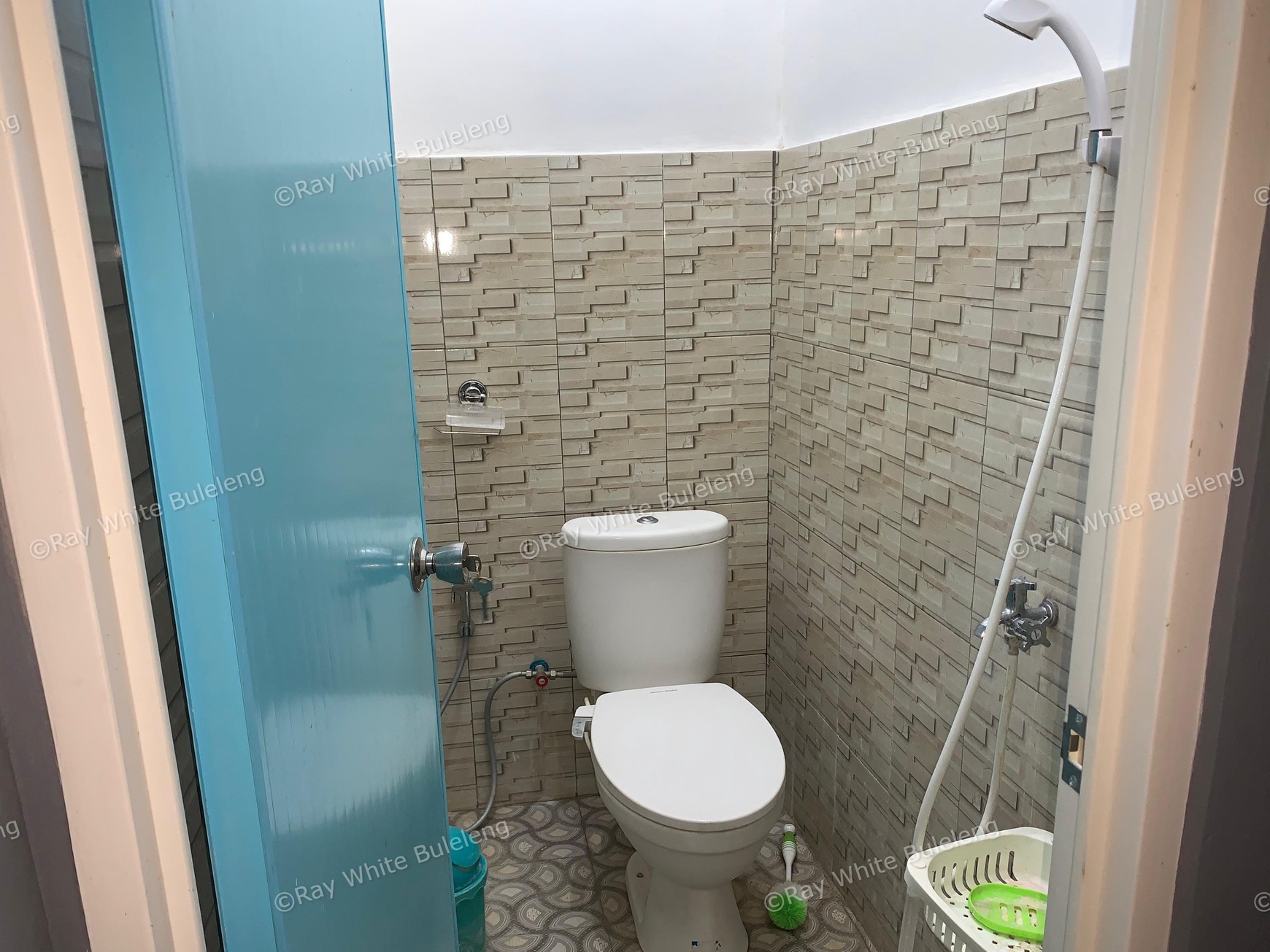 COZY RENTAL HOME IN A QUIET NEIGHBORHOOD NEAR THE SINGARAJA CITY