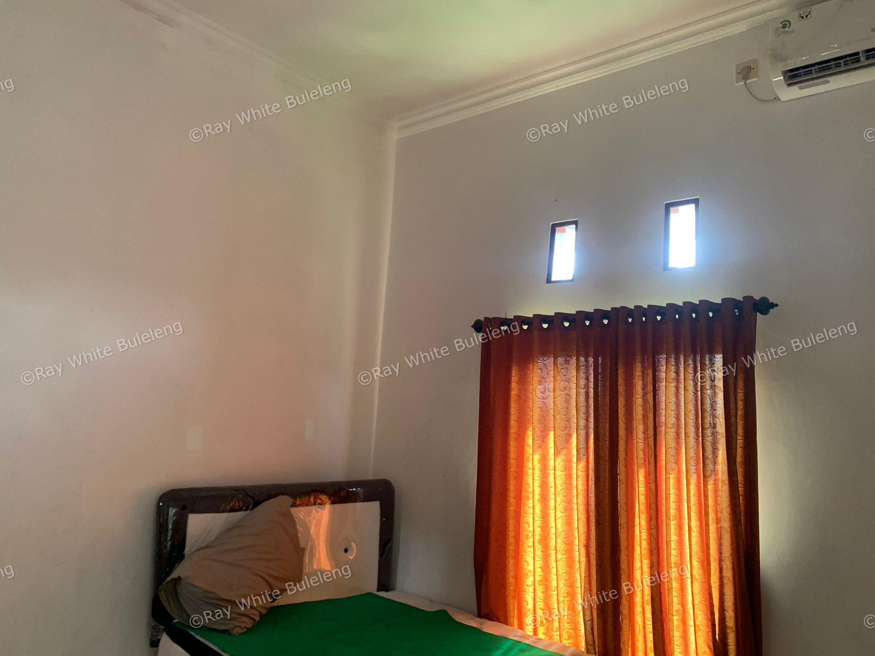 COZY RENTAL HOME IN A QUIET NEIGHBORHOOD NEAR THE SINGARAJA CITY