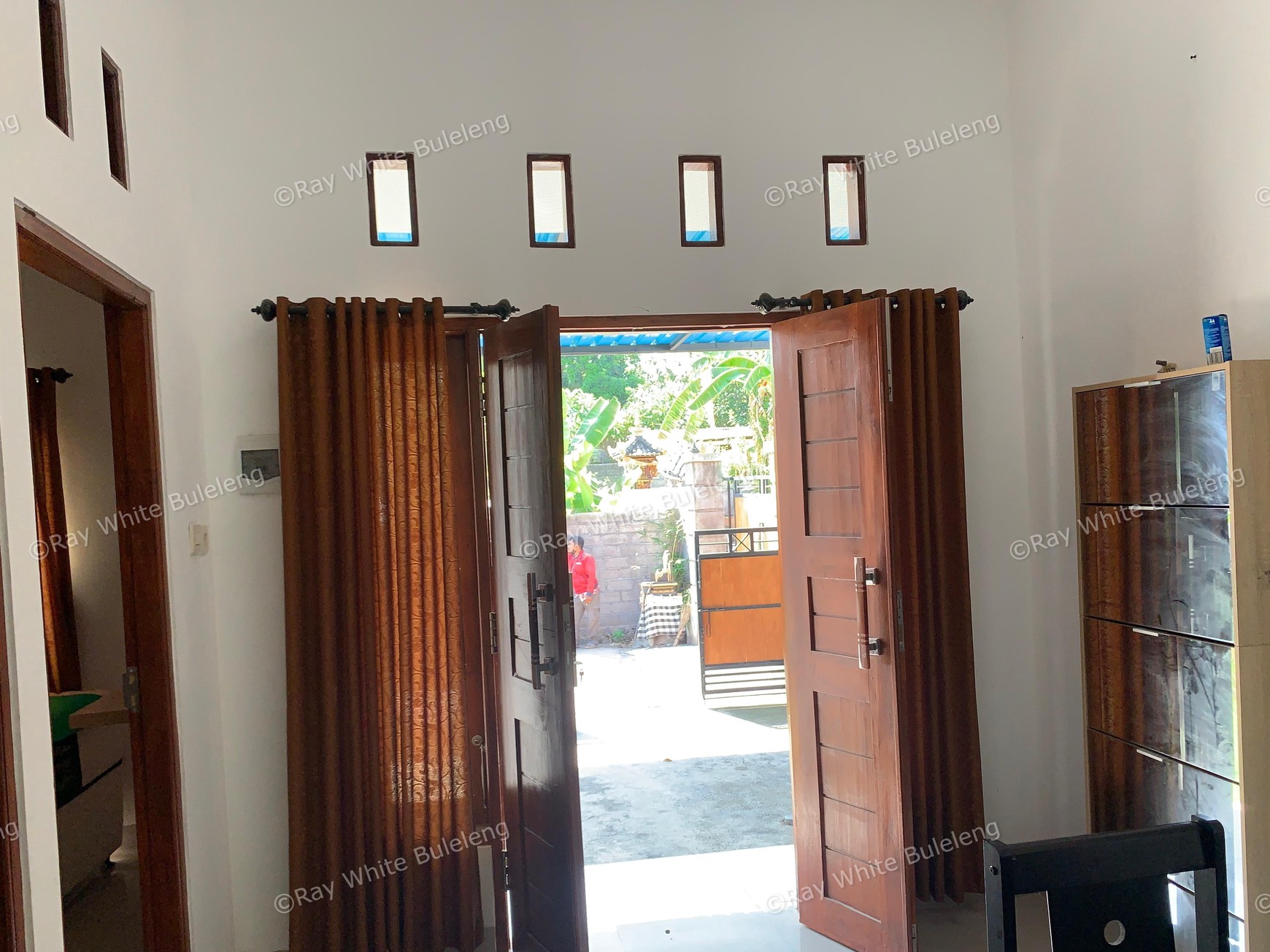 COZY RENTAL HOME IN A QUIET NEIGHBORHOOD NEAR THE SINGARAJA CITY