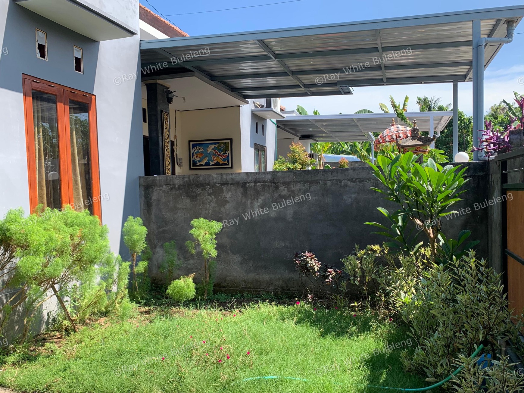 COZY RENTAL HOME IN A QUIET NEIGHBORHOOD NEAR THE SINGARAJA CITY