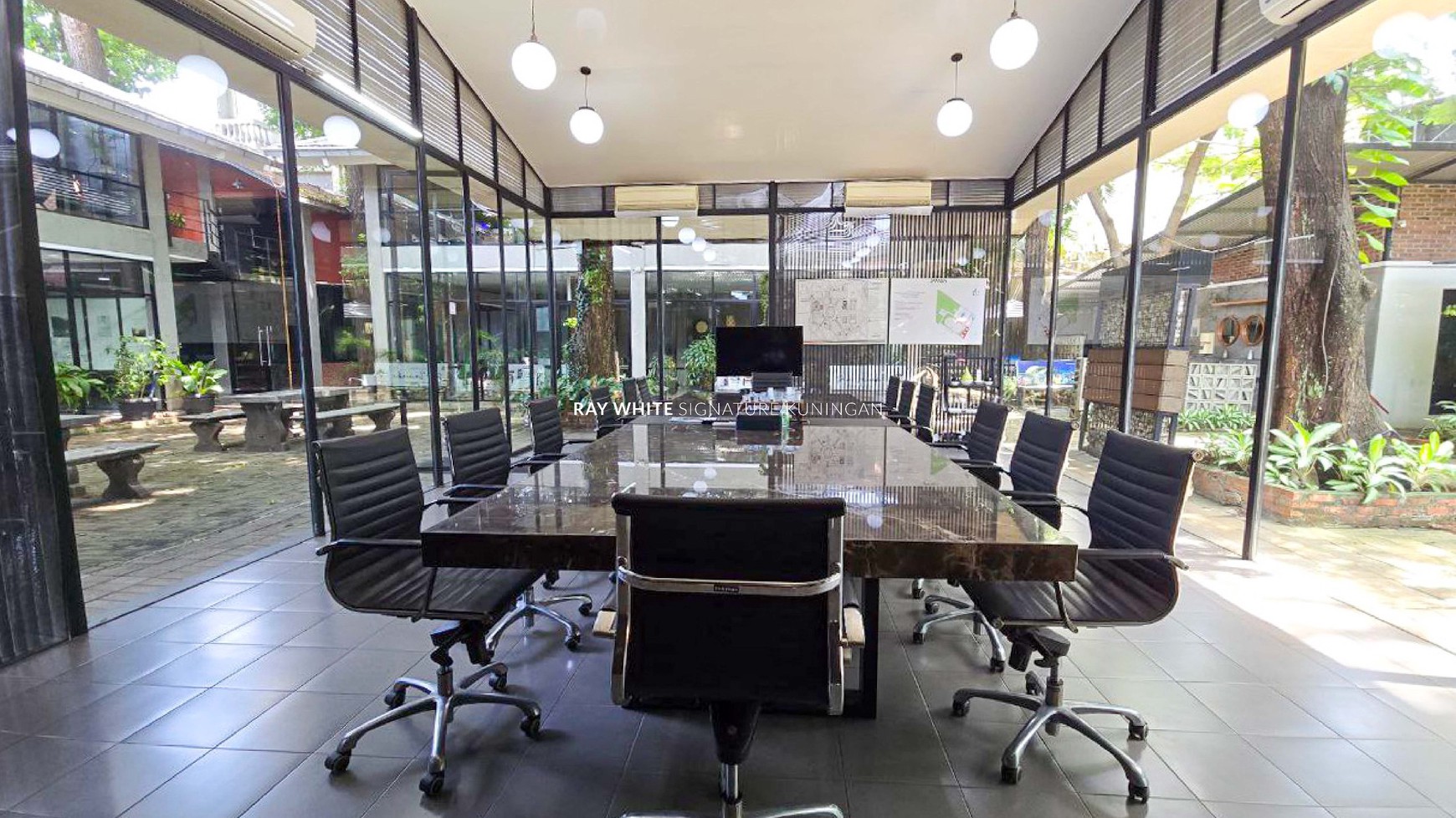 Tanah dan Bangunan Kantor di Jalan Gedung Hijau Raya Pondok Indah