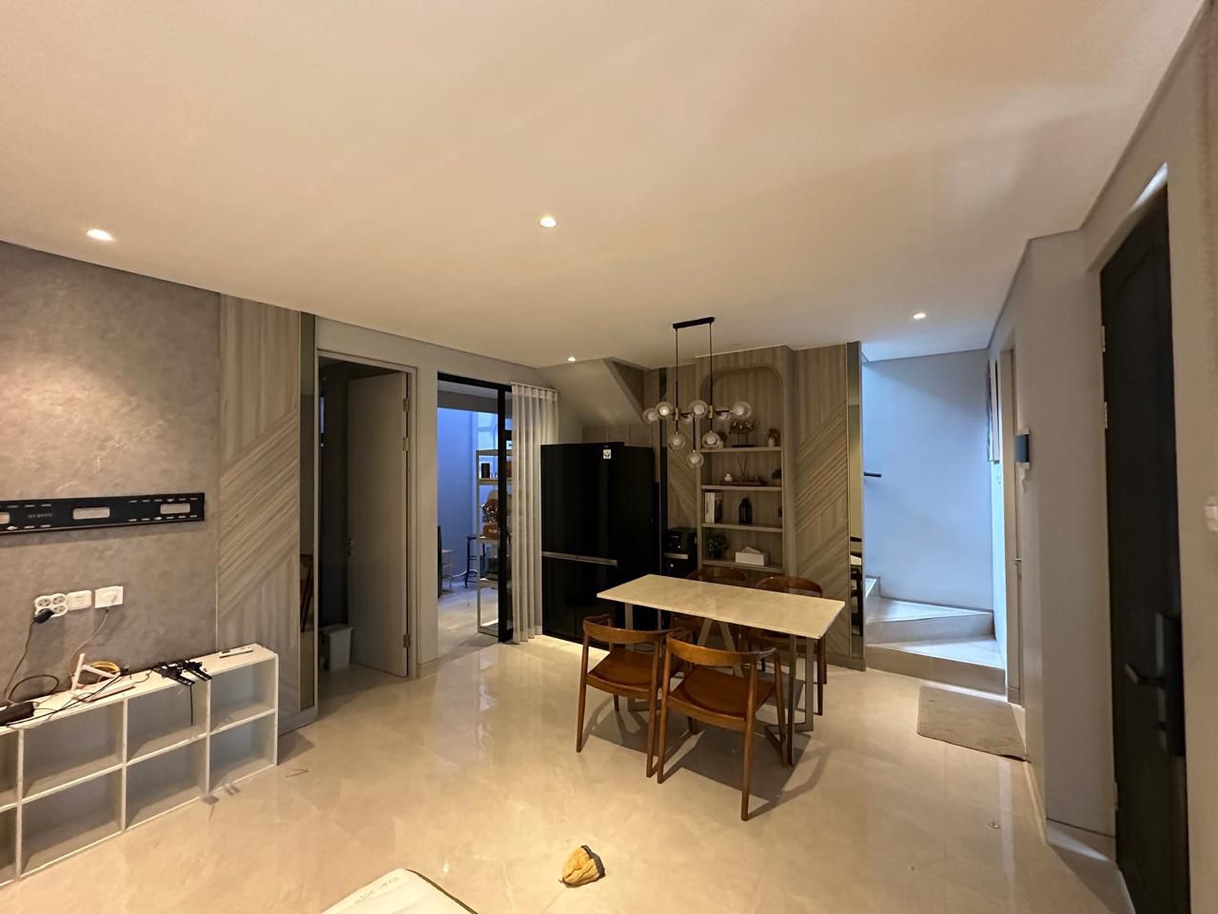 Dijual full furnished di Grand Pakuwon