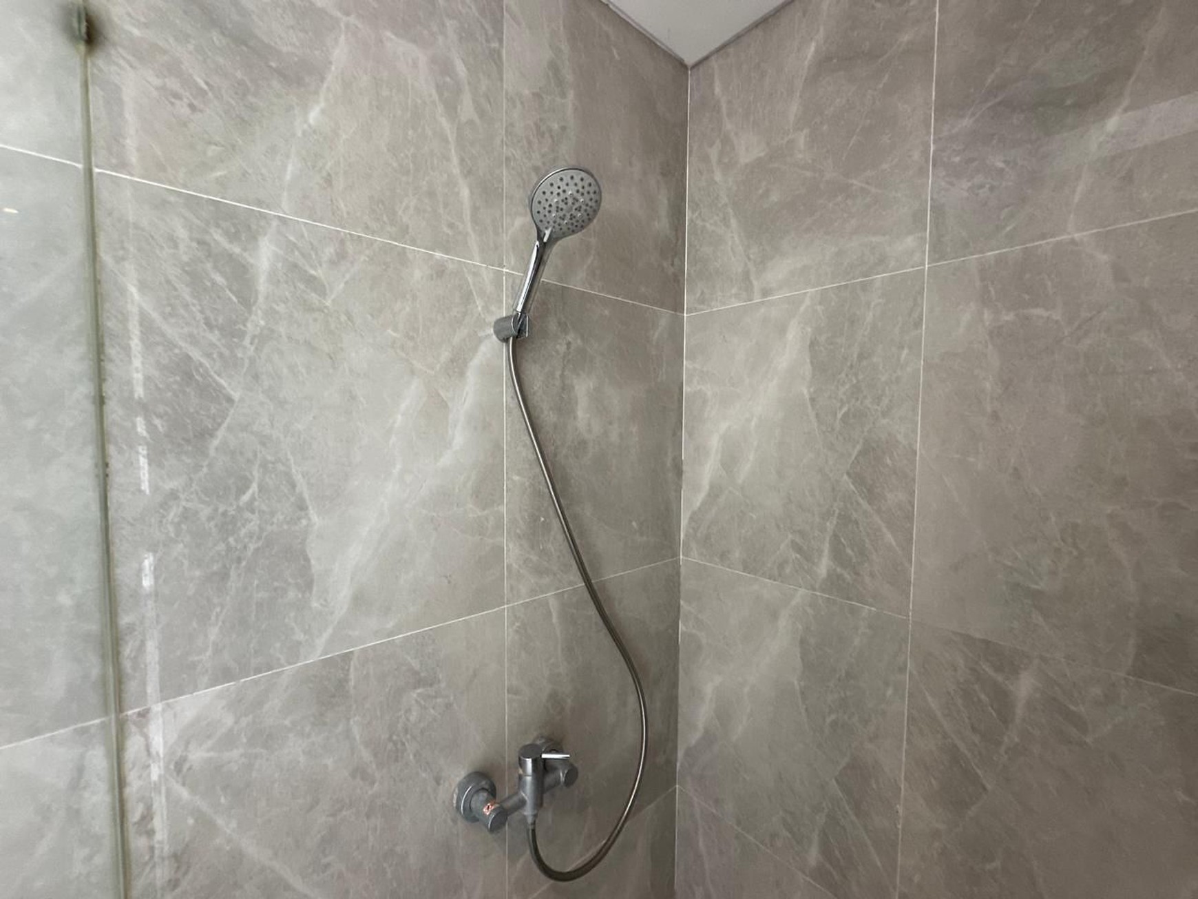 Dijual full furnished di Grand Pakuwon