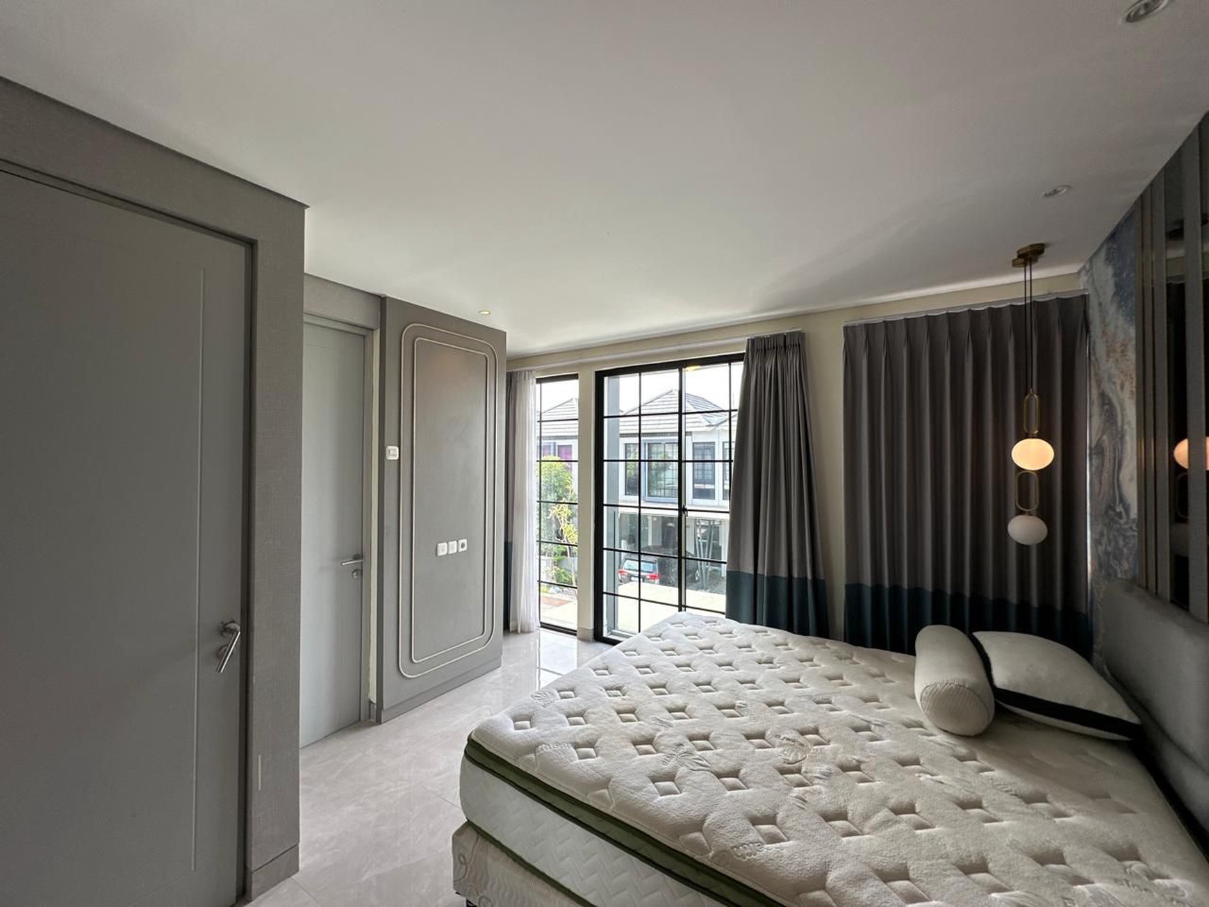 Dijual full furnished di Grand Pakuwon