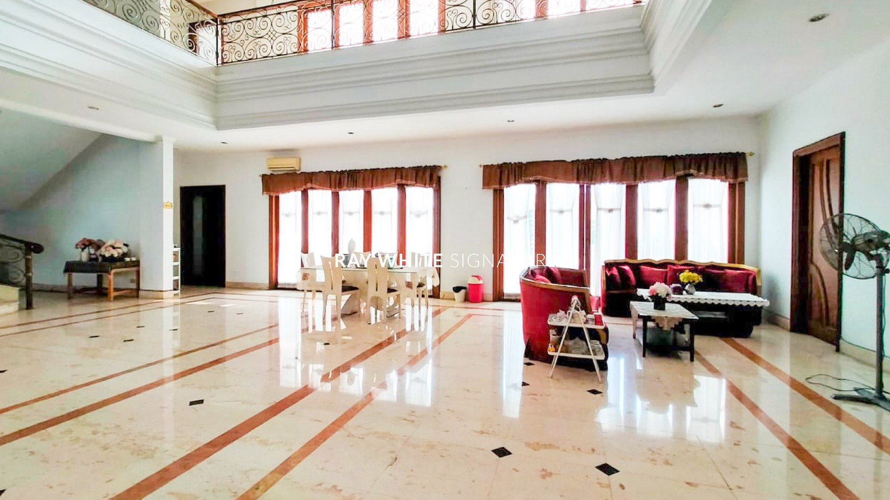 Rumah Mewah Harga Sudah Dibawah NJOP di Jl Kintamani Mega Kuningan