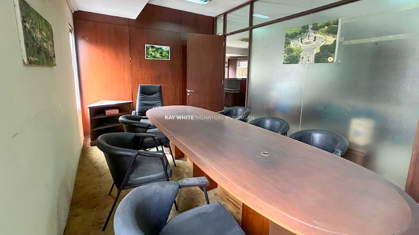 Kantor 3 Lantai Zona Komersial di Jl Ubud Mega Kuningan Jakarta Selatan