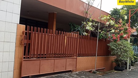 Dijual Rumah di Jalan Pacar Kembang Surabaya