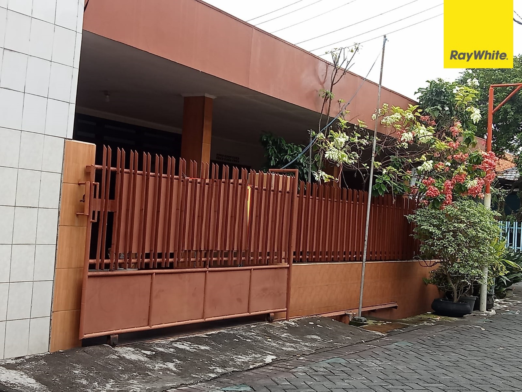 Dijual Rumah di Jalan Pacar Kembang Surabaya