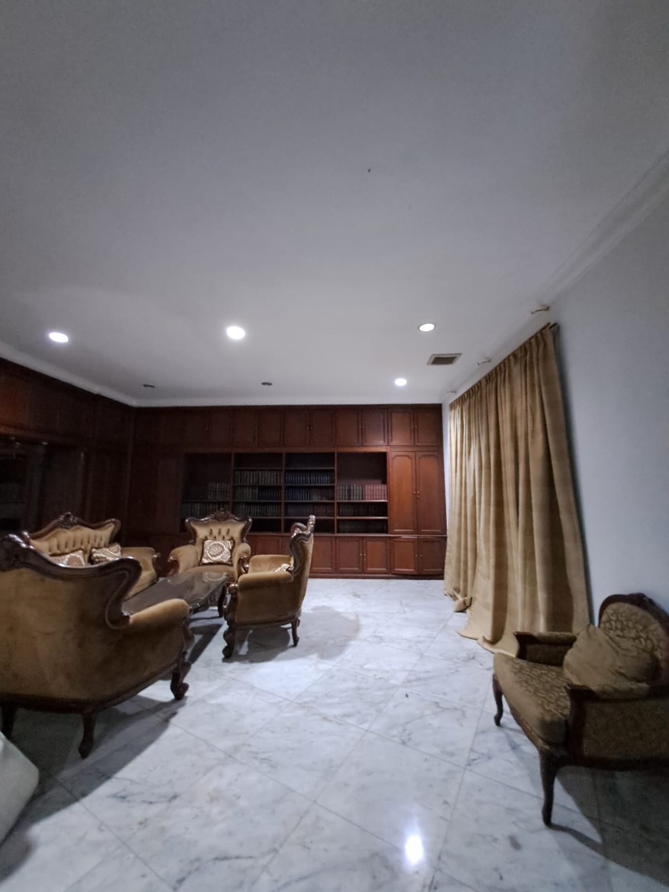 Disewakan Rumah di Menteng, Jakarta Pusat
