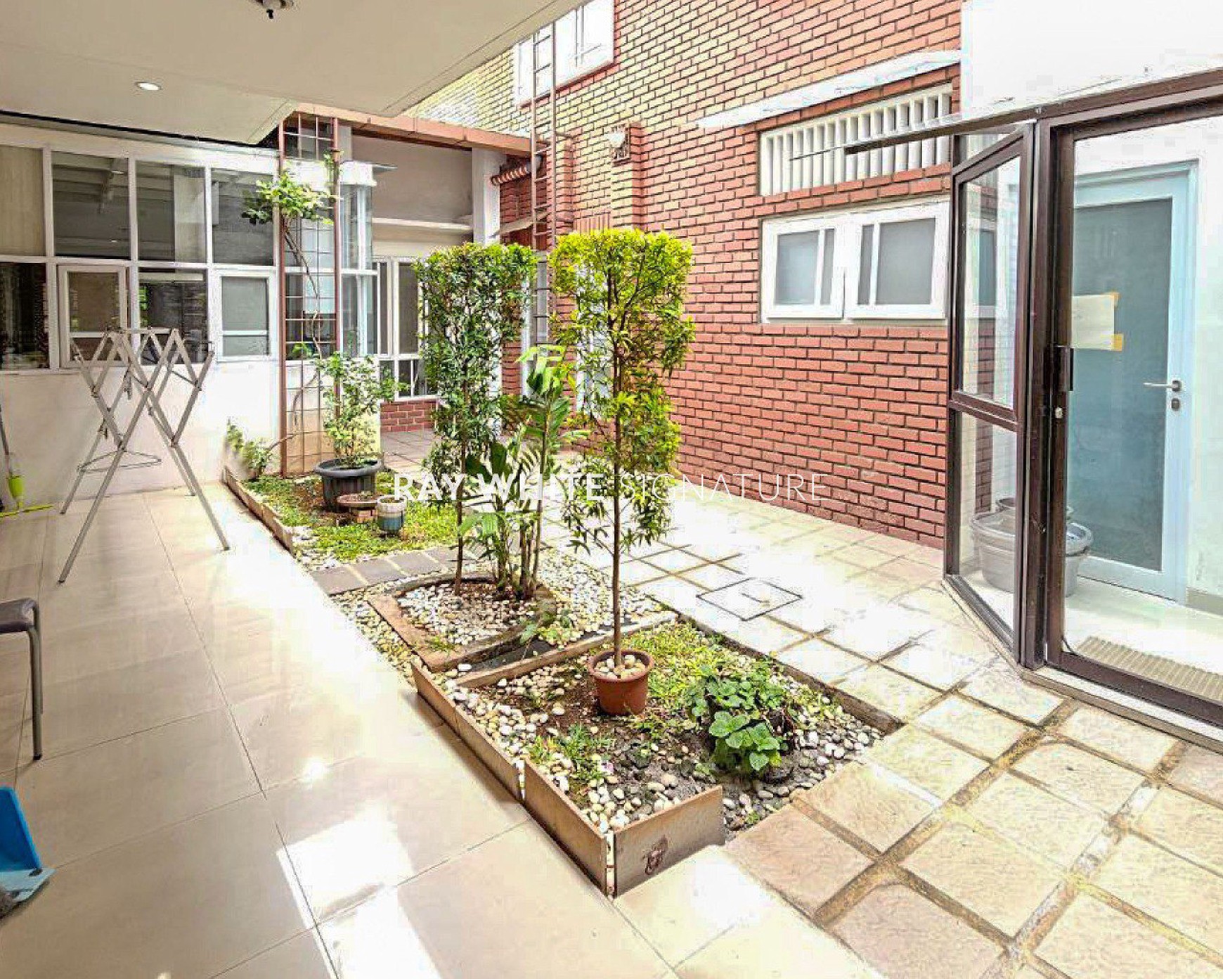 Rumah Mewah 2 Lantai Daerah SCBD Jl Tulodong Bawah IV