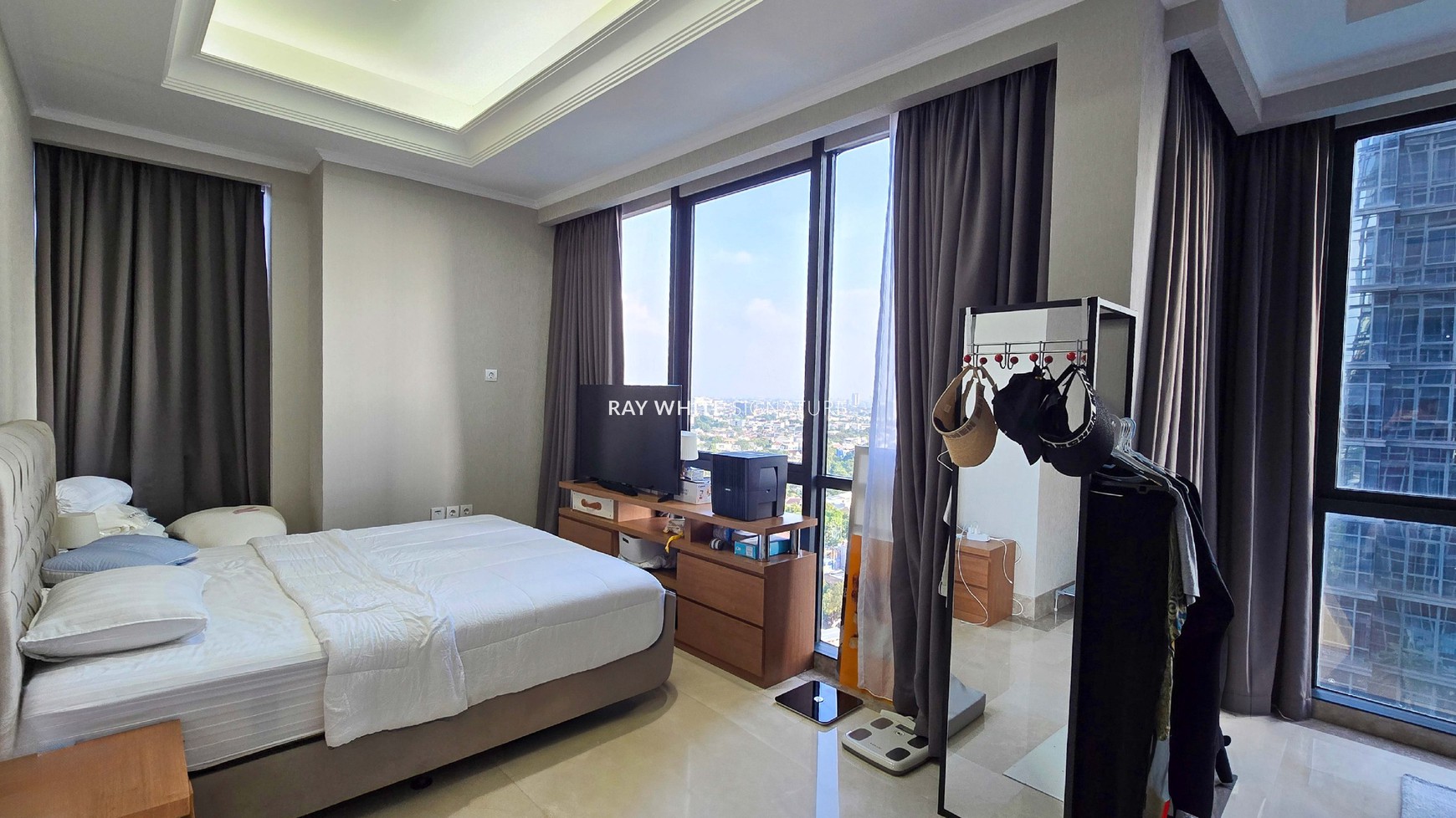 Dijual Apartemen 3 BR di District 8 Infinity Tower Senopati