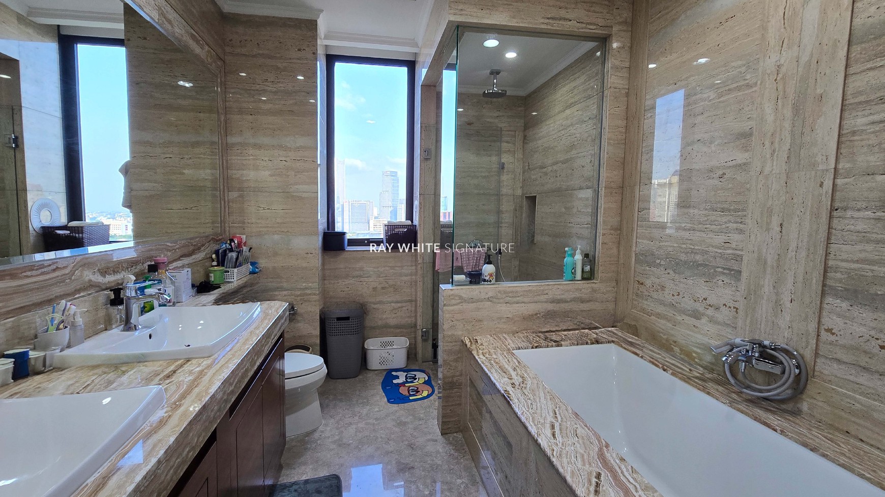Dijual Apartemen 3 BR di District 8 Infinity Tower Senopati