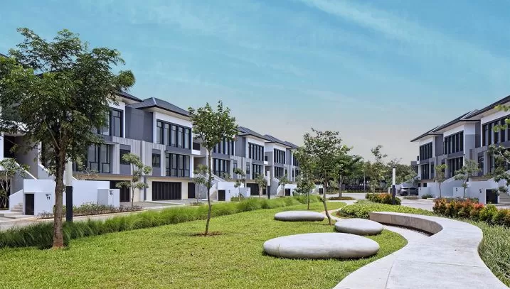 Rumah mewah dgn pool di Nava Park Lake Wood, BSD