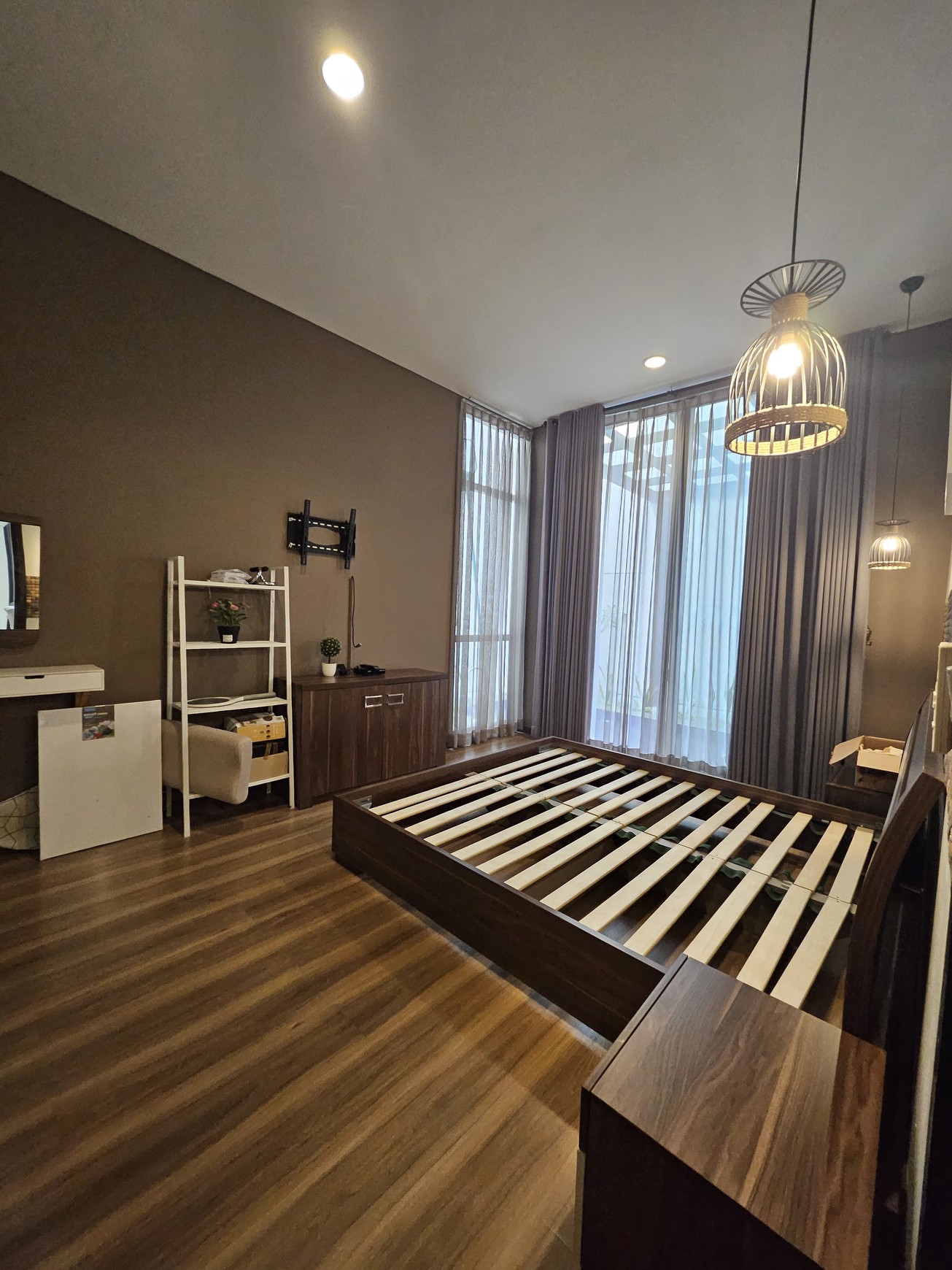 Rumah mewah dgn pool di Nava Park Lake Wood, BSD