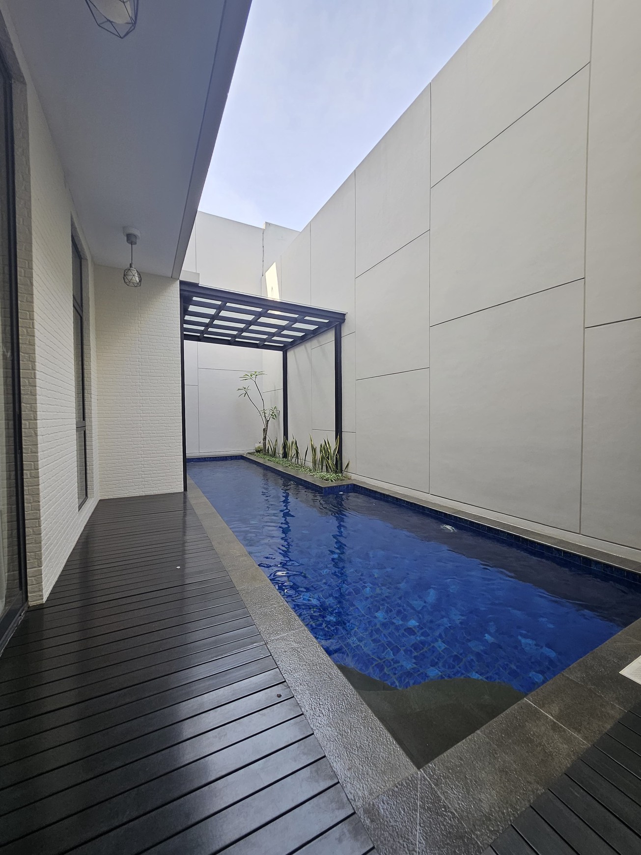 Rumah mewah dgn pool di Nava Park Lake Wood, BSD
