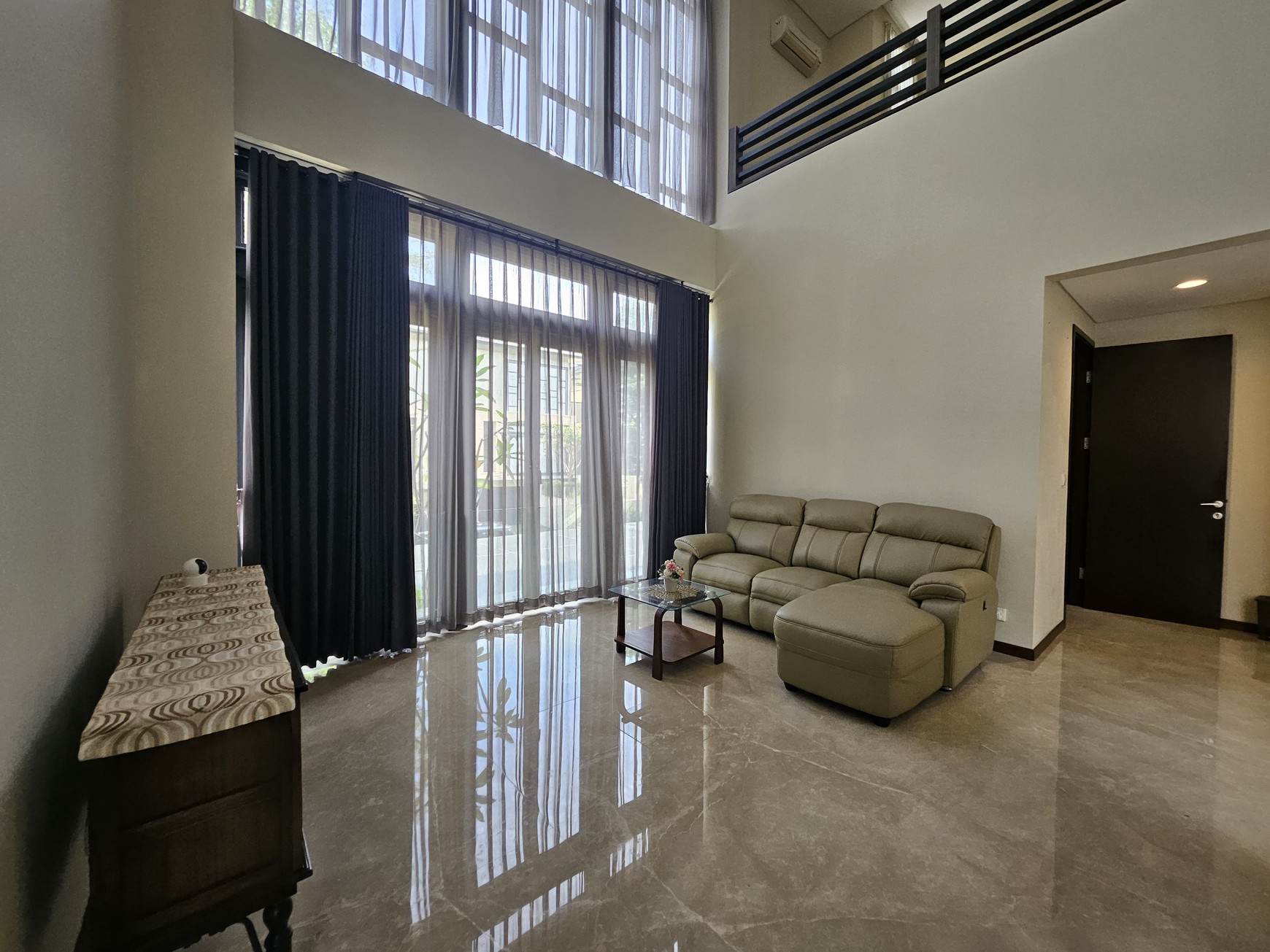 Rumah mewah dgn pool di Nava Park Lake Wood, BSD