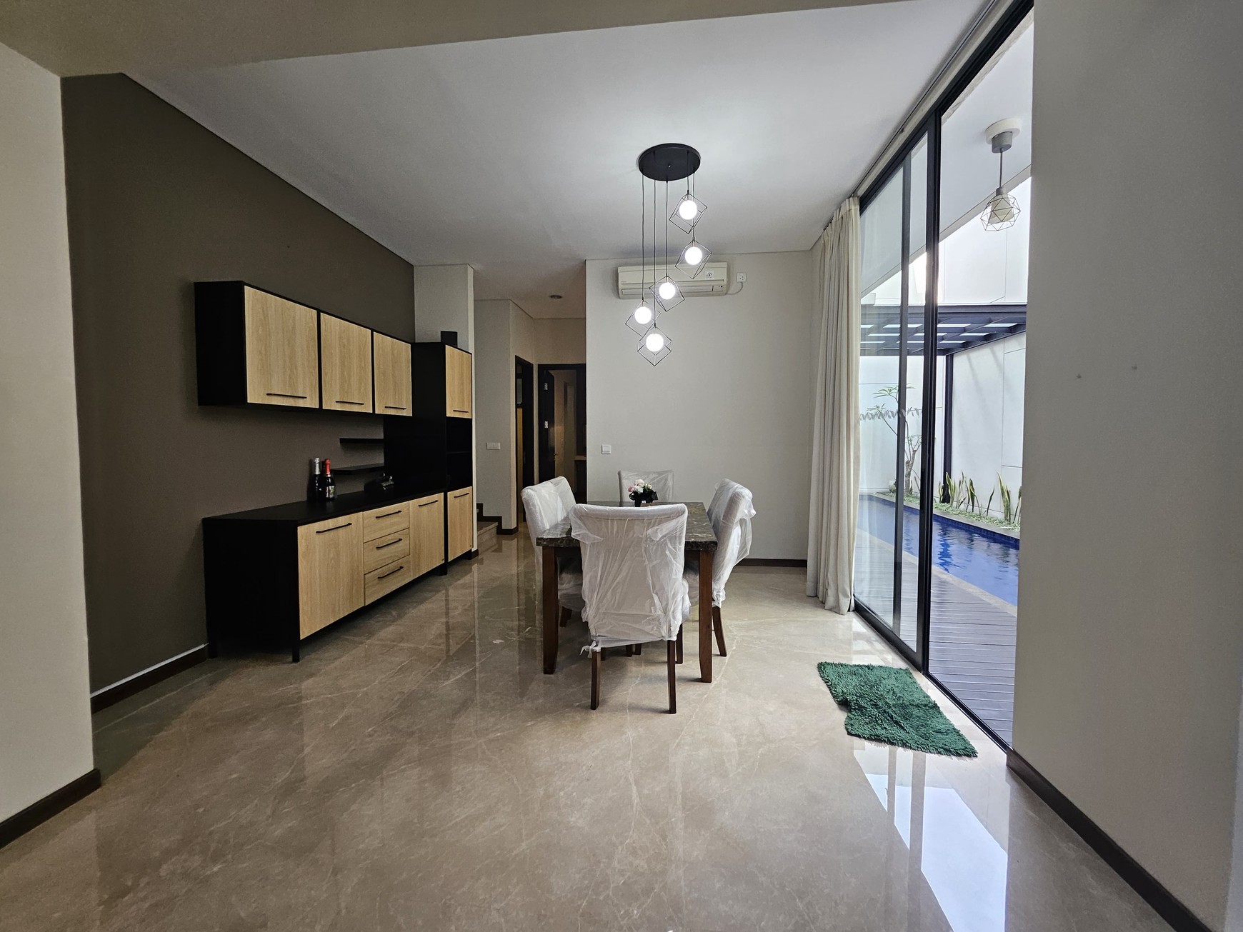 Rumah mewah dgn pool di Nava Park Lake Wood, BSD